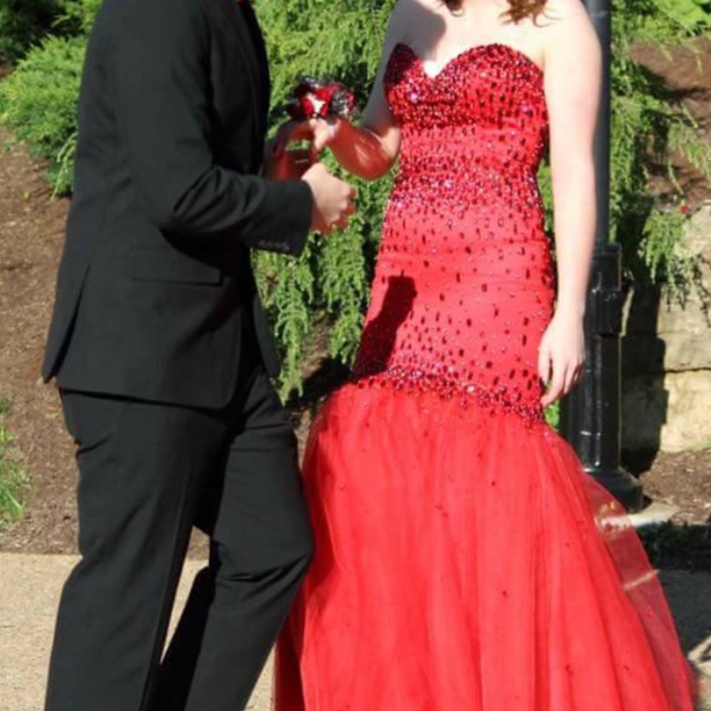 Strapless Mori Lee Red Prom Dress Corset Back Sz 4